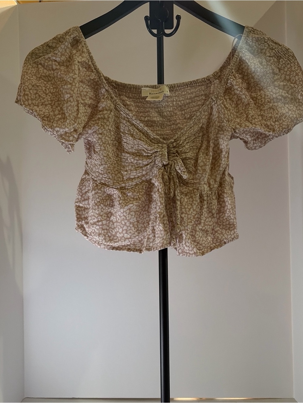 URBAN Romantics Beige Floral Tie-Front Crop Top
